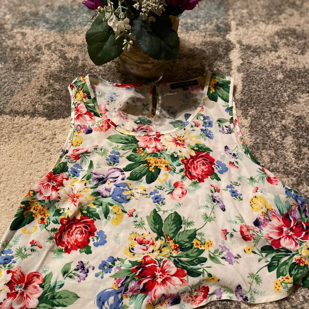 Floral crop top